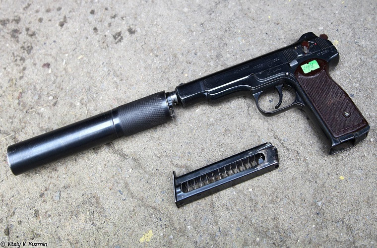 Dù trong giai đoạn 1970 hầu hết các mẫu súng ngắn tự động của Liên Xô đều được thay thế bằng các mẫu súng trường tấn công thu gọn, APB vẫn được Quân đội Liên Xô và KGB đưa vào trang bị với số lượng hạn chế và từ đó cho tới nay nó vẫn tiếp tục phục vụ trong các đơn vị an ninh Nga sau này.