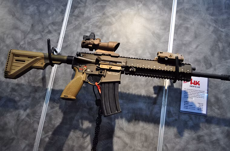 Ứng cử viên tiếp theo của Lolwot cũng đến từ Heckler &amp; Koch với mẫu súng trường tấn công tiên tiến Heckler &amp; Koch HK416. Tuy nhiên HK416 lại được phát triển dựa trên nền tảng súng AR-15 của Mỹ và Colt M4 carbine nó cũng sử dụng đạn 5.56×45mm của NATO.