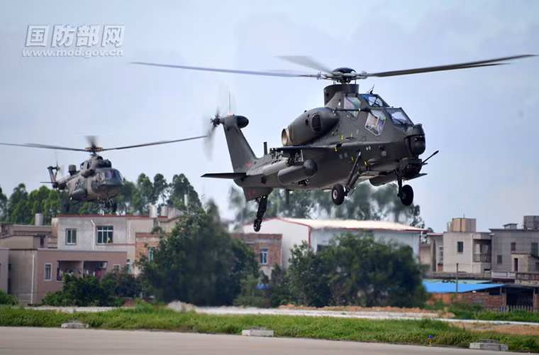 Trước đó, vào năm ngoái Pakistan đã tiếp nhận ít nhất ba chiếc Z-10 từ Trung Quốc cho mục đích thử nghiệm và đánh giá dòng trực thăng này, thậm chí người ta còn thấy nó xuất hiện cả trong lễ duyệt binh mừng Quốc khánh Pakistan vào đầu năm nay.