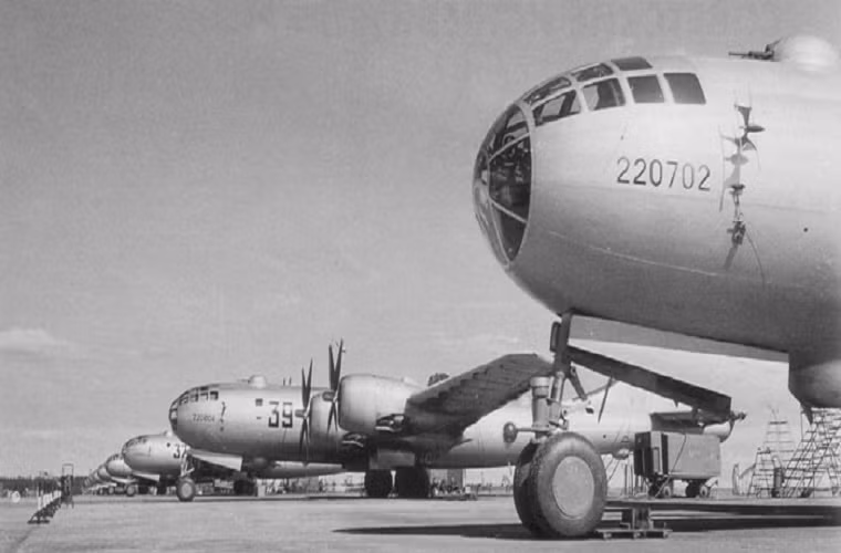 Từ năm 1949-1952, Liên Xô đã sản xuất khoảng 847 chiếc Tu-4 và chính điều này đã tạo nên sức ép không nhỏ đối với an ninh của Mỹ. Và giai đoạn này cũng giai đoạn mở màn cho thời kỳ Chiến tranh Lạnh kéo dài đến vài thập kỷ sau đó.