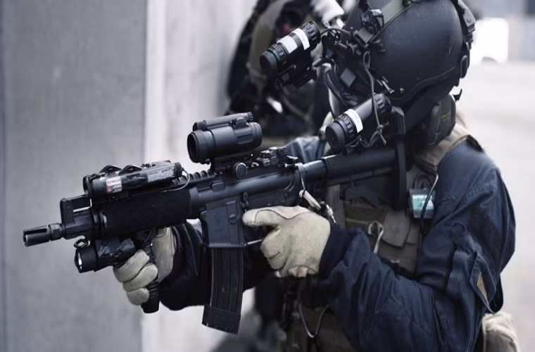 Chi tiết chương trình thay thế L85A2 được Đại tá Graeme Fraser – Chỉ huy đơn vị bảo vệ đặc biệt 43 Commando thuộc lực lượng Lính thủy Đánh bộ Hoàng gia Anh tiết lộ trong một báo cáo của Hải quân Hoàng gia Anh vừa được công bố vào tháng 2 năm nay.