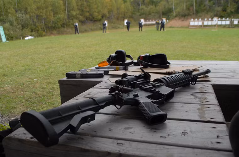 Tuy nhiên, Bộ tư lệnh Hải quân Hoàng gia Anh lại cho biết rằng, việc mua mới hay trang bị các dòng súng bộ binh mới không có nghĩa là Hải quân Hoàng gia Anh sẽ tái trang bị hoàn toàn các dòng súng trường tấn công mới để thay thế cho L85A2 hay các biến thể của nó. Các dòng súng bộ binh mới chỉ để phục vụ cho nhiều loại nhiệm vụ khác nhau.