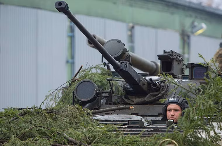 Dù là lực lượng chính bảo vệ Moscow nhưng Sư đoàn Kantemirovsky lại đóng quân tại vùng Naro-Fominsk cách Moscow tới 70km. Trong ảnh xe chiến đấu bộ binh BMP-2 thuộc Sư đoàn Kantemirovsky. Nguồn ảnh: Yevgeny Kel – Bộ Quốc phòng Nga.
