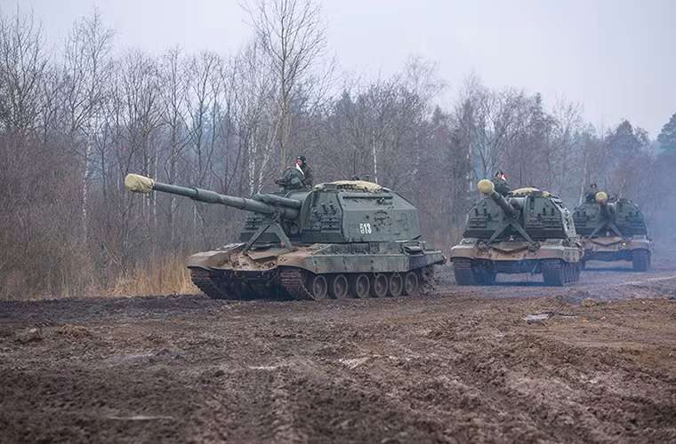 Đội hình pháo tự hành 2S19 Msta 152mm của Sư đoàn Kantemirovsky sau khi kết thúc đợt diễn tập. Nguồn ảnh: Yevgeny Kel – Bộ Quốc phòng Nga.