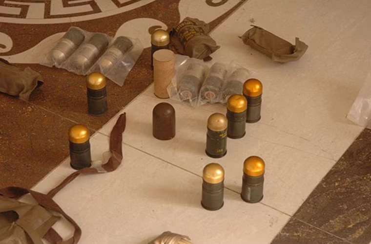 Cận cảnh lô đạn phóng lựu 40mm bị bắt giữ gần As-Suwayda.