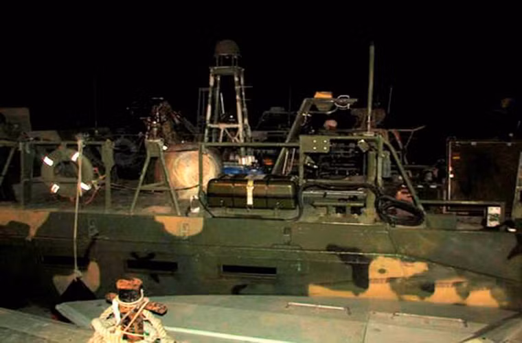 Dựa theo hình ảnh được phía Iran công bố cho thấy nhiều khả năng các tàu tuần tra cao tốc mà Iran đang tạm giữ của Hải quân Mỹ là thuộc lớp tàu tuần tra cao tốc tấn công nhanh CB90 do Thụy Điển chế tạo.