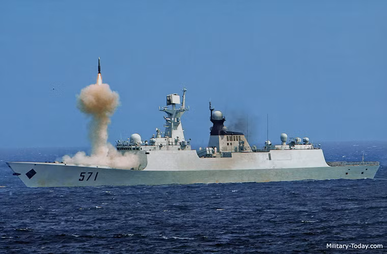 Type 054A là mẫu tàu chiến đa nhiệm có thể thực hiện mọi nhiệm vụ tác chiến trên biển nhưng thiên về khả năng phòng không hạm đội, tất nhiên như mọi loại tàu chiến khác của Trung Quốc nó cũng được trang bị cả vũ khí chống hạm và chống ngầm. Hệ thống radar của Type 054A có thể theo dõi đồng thời 40 mục tiêu cùng một lúc nhưng chỉ có tầm hoạt động 120km.