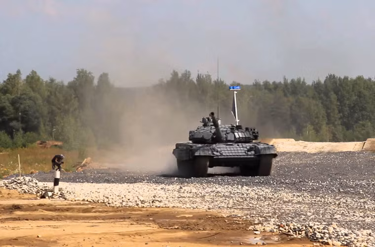 “Với vị trí thứ hai toàn đoàn tại Tank Biathlon, đội Armenia đã dành được phần thưởng là một chiếc xe tăng chiến đấu chủ lực T-90S mới từ ban tổ chức”, hãng thông tấn TASS cho biết.
