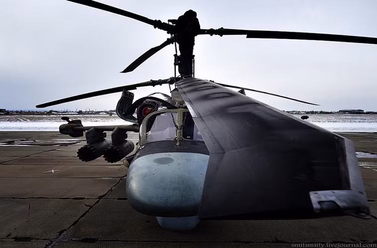 Ka-52 trang bị hai động cơ VK-2500 cho phép nó có thể bay với vận tốc lên đến hơn 300km/h với trần bay tối đa 5.500m.