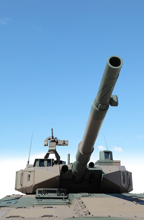 Giống như nhiều mẫu xe bọc thép của Nhật Bản MCV cũng được trang bị hệ thống thiết bị điện tử hiện đại như hệ thống điều khiển hỏa lực, thiết bị trinh sát quang học hổ trợ cho tác chiến. Ngoài ra thân xe cũng được trang bị hệ thống modul bảo vệ xe và kíp chiến đấu hiệu quả hơn trước các loại pháo 40mm trở xuống.