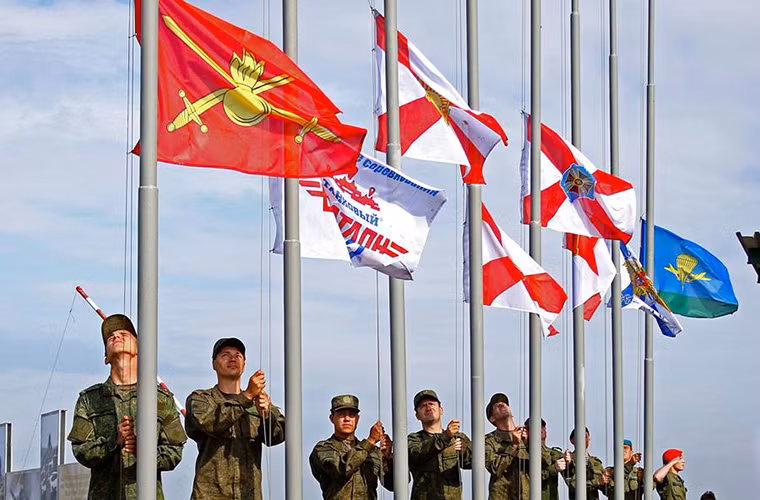 Không chỉ có đại diện của các quân khu mà cả đại diện của các binh chủng thuộc Lực lượng Vũ trang Nga cũng tham gia vòng loại trực tiếp lần này.