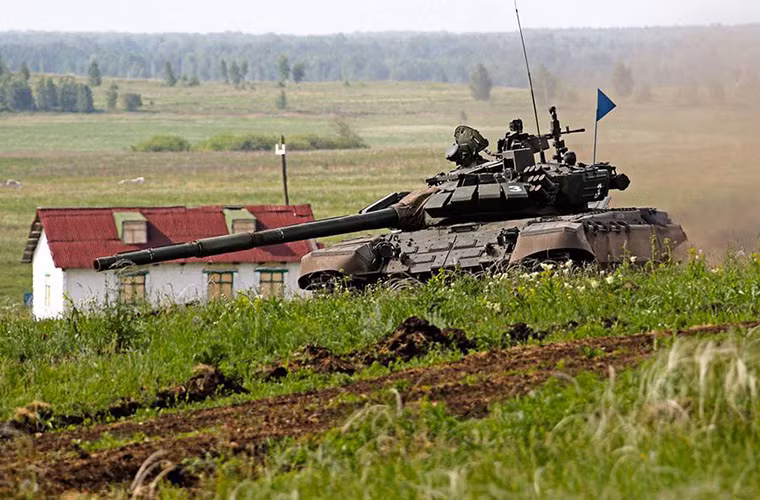 T-72B3 là biến thể nâng cấp hiện đại nhất của dòng xe tăng chiến đấu chủ lực T-72 của Quân đội Nga được đưa vào trang bị từ năm 2012.