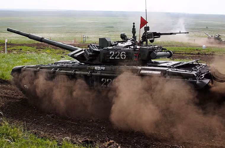 Trọng lượng của mỗi chiếc T-72B3 chỉ khoảng 46 tấn, nhỉnh hơn một chút so với các phiên bản T-72 trước đó nhưng nó lại được trang bị động cơ diesel V-84-1 có công suất 840 mã lực.