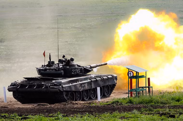 Cận cảnh T-72B3 của Nga khai hỏa tại Chelyabinsk.