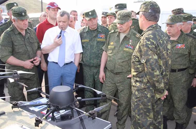 Hiện tại các công ty công nghệ hàng không của Nga cũng đang phát triển mẫu UAV sử dụng pin nhiên liệu hydro có khả năng hoạt động liên tục 40 giờ trên không trong mọi điều kiện thời tiết.