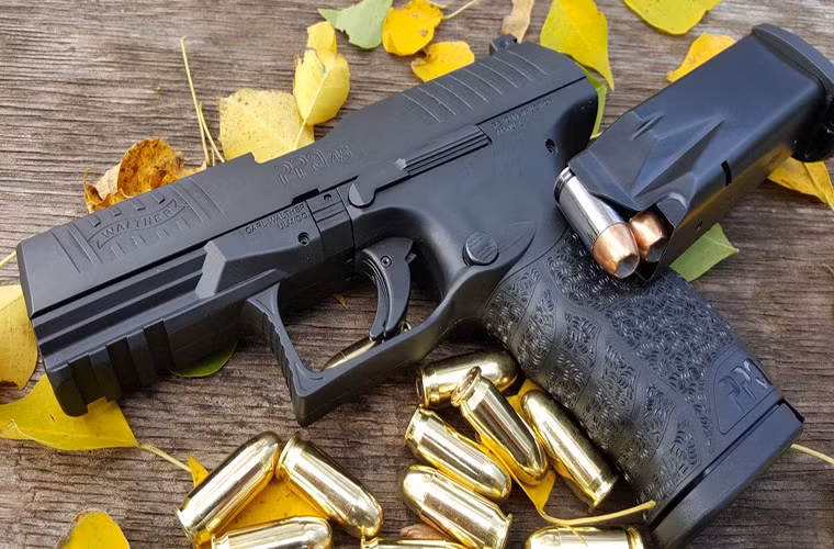 Hiện tại trên thế giới chỉ có duy nhất lực lượng an ninh Đài Loan đưa vào trang bị số lượng mẫu súng ngắn tự động PPQ M2 tiền thân của PPQ 45. Tuy nhiên phiên bản này lại sử dụng đạn 9mm và .40 S&amp;W (10mm) có tầm bắn hiệu quả là 50m với sơ tốc đầu đạn 408m/s.