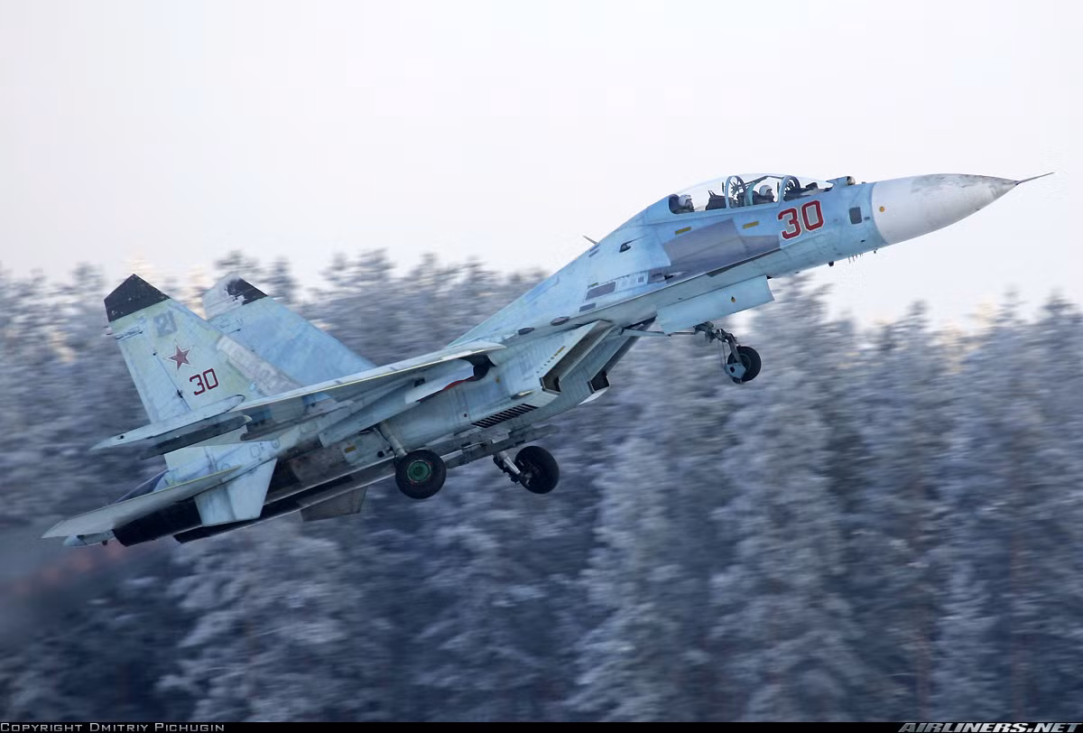 Suc manh chua biet ve may bay Su-27UBK Viet Nam-Hinh-6