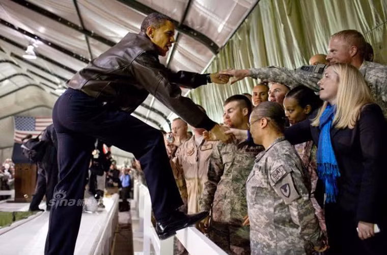 Bagram cũng là một trong những căn cứ quân sự hiếm hoi của Mỹ tại nước ngoài được Tổng thống Mỹ Barack Obama ghé thăm nhiều lần trong suốt hai nhiệm kỳ của mình.