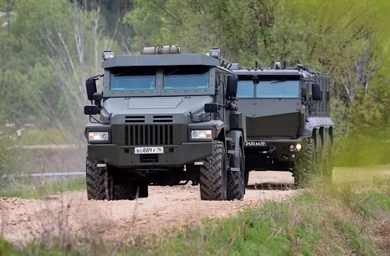 Theo trang quân sự Arms-Expo, lực lượng Công binh Nga vừa có đợt diễn tập rà phá bom và trinh sát thực địa tại trung tâm đào tào - huấn luyện kỹ thuật 210 thuộc Quân khu phía Tây Nga. Điểm đặc biệt của đợt diễn tập này là việc lần đầu tiên công binh Nga được trang bị các xe bọc thép kháng mìn MRAP tiên tiến gồm Kamaz-63.968 và Kamaz-53.949.