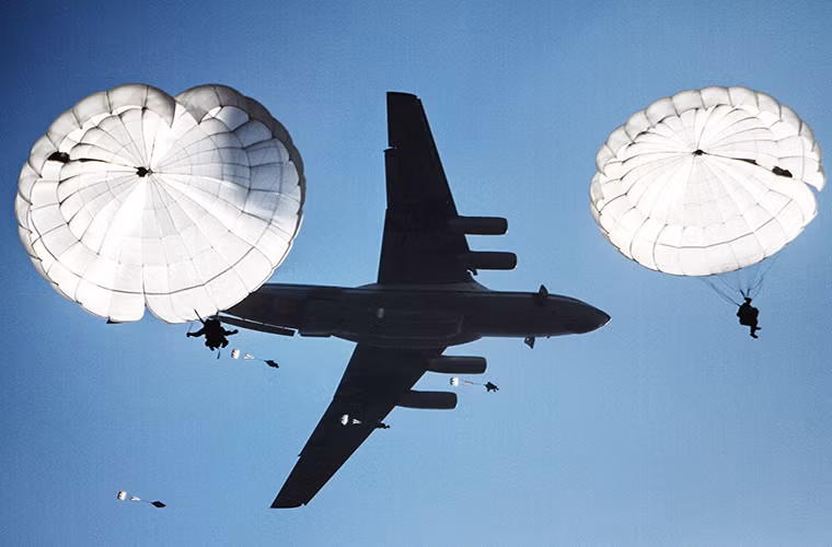 Và một phần không thể thiếu của Không quân Nga là lực lượng Đổ bộ Đường không Nga.