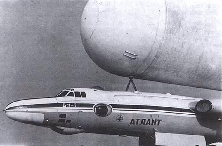 Nguyên mẫu VM-T Atlant có chiều dài 51.2m với sải cánh 53.6m và cao tới 10.6m, nó có trọng lượng cất cánh tối đa lên tới 192 tấn, tải trọng đến 50 tấn. Nguồn ảnh: English Russia