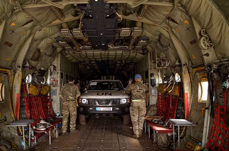 Trang thiết bị quân sự của UN đa phần đều do các quốc gia tham gia UN đóng góp từ những khẩu súng trường cho đến trực thăng vũ trang.