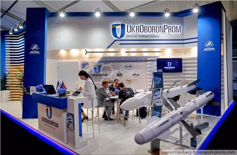 Ukroboronprom cũng mang đến Farnborough một số dòng sản phẩm chủ lực của mình.