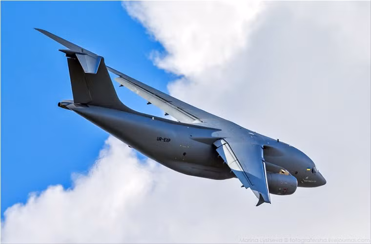 Ukraine hiện tại chỉ sở hữu một nguyên mẫu An-178 duy nhất, bên cạnh đó việc Antonov được sáp nhập vào Ukroboronprom cũng khiến quá trình sản xuất dòng máy bay này gặp nhiều khó khăn.