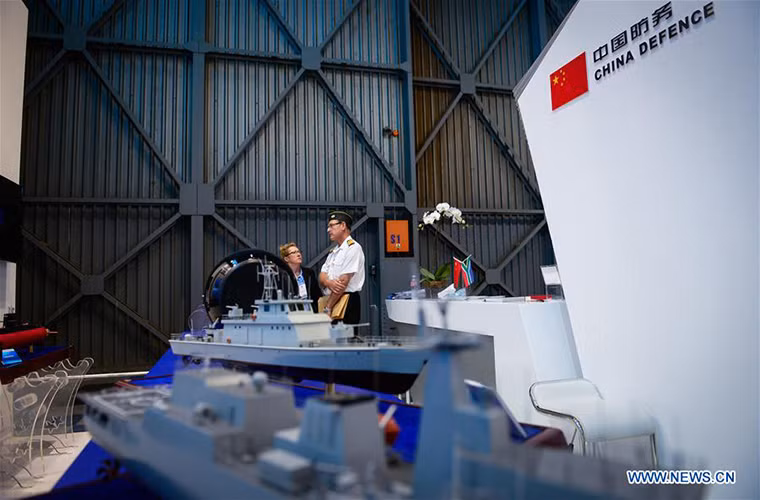 Dù là triển lãm công nghệ hàng không vũ trụ nhưng các công ty quốc phòng Trung Quốc còn mang đến AAD-2016 cả các mô hình tàu chiến do nước thiết kế đa phần chúng đều là các biến thể dành cho xuất khẩu.