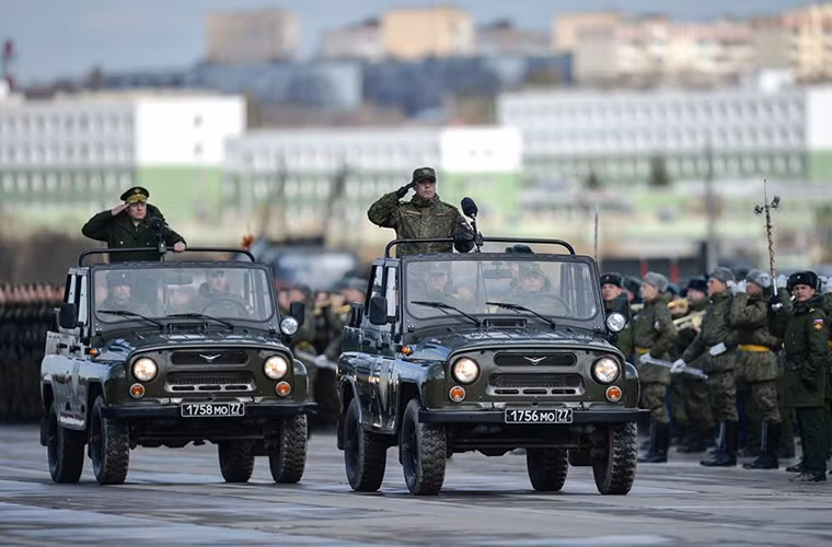 Hình ảnh các tướng lĩnh cấp cao của Quân đội Nga trong lễ diễu duyệt tại thao trường Alabino. Nguồn ảnh: Star