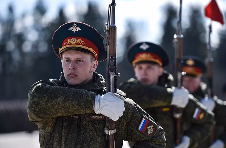 Đội tiêu binh danh dự của Quân đội Nga với khẩu súng trường SKS quen thuộc của mình. Nguồn ảnh: Star