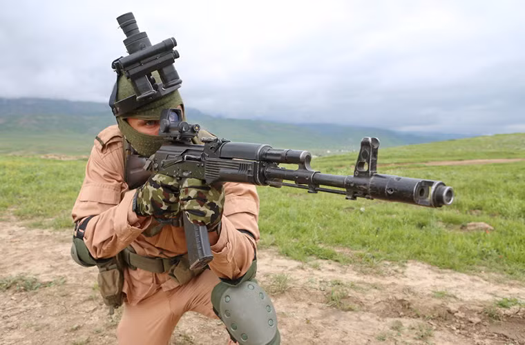 PG-210 là một trong những mẫu kính ngắm mới được trang bị trên các dòng súng trường tấn công tiên tiến của Quân đội Nga hiện nay. Nó được thiết kế và sản xuất bởi công ty quốc phòng Jupiter Optics với khả năng tương thích với hầu hết mọi loại súng bộ binh do Nga chế tạo.