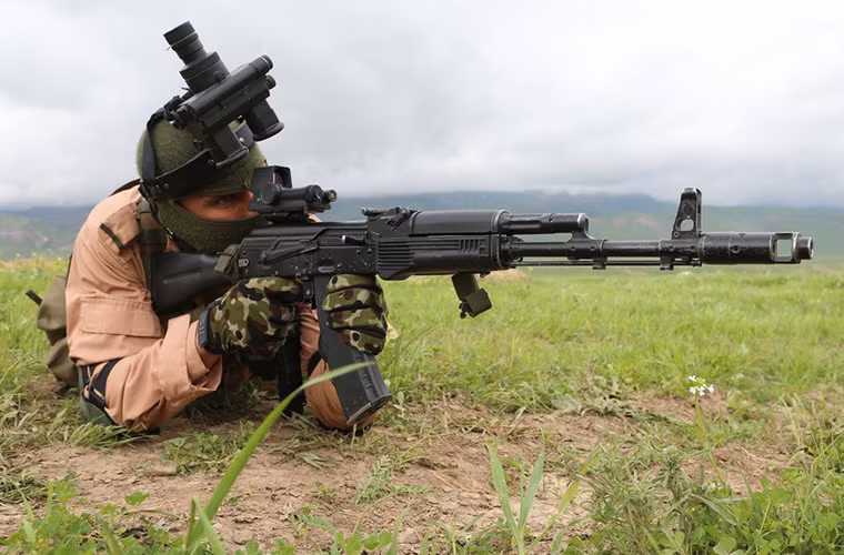 Được biết dù Quân đội Nga đã bắt đầu kế hoạch rút quân khỏi Syria nhưng hiện tại vẫn còn một lượng lớn các đơn vị đặc nhiệm Nga hoạt động tại Syria, nhất là tại các khu vực đang có giao tranh ác liệt giữa Quân đội chính phủ Syria và các nhóm khủng bố.