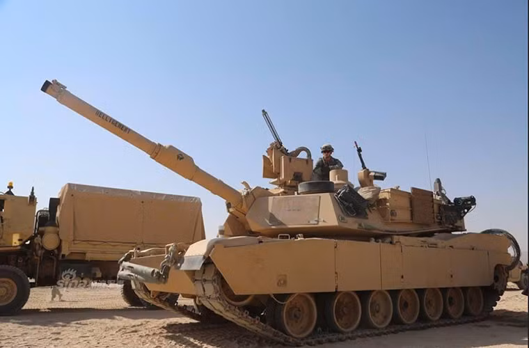 Theo trang mạng quân sự Sina, Sư đoàn bộ binh số 1 thuộc Lục quân Mỹ vừa có đợt diễn tập tác chiến lớn nhất trong năm tại trung tâm huấn luyện quốc gia Fort Irwin ở trên Sa mạc Mojave, California. Với sự quy tụ của các trang thiết bị quân sự hiện đại nhất của sư đoàn này, trong đó có xe tăng M1 Abrams.