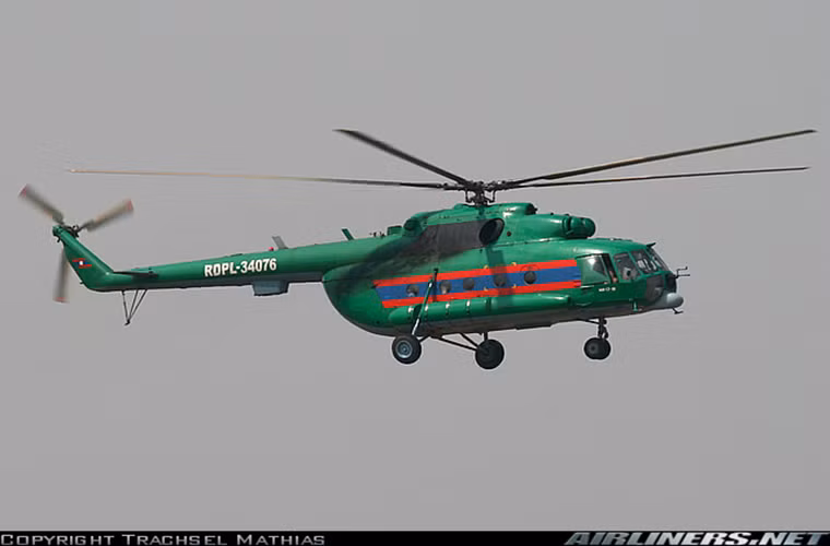 Nga và Lào bắt đầu thảo luận về hợp đồng sửa chữa và nâng cấp Mi-17 từ năm ngoái trong khuôn khổ triển lãm hàng không quốc tế Dubai Airshow-2015. Vào thời điểm đó Phó tổng giám đốc Công ty trực thăng Nga Alexander Scherbinin cho biết rằng nhiều khả năng hai chiếc Mi-17 của Không quân Lào sẽ được đại tu tại nhà máy sửa chữa máy bay Sevastopol trên Bán đảo Crimean.