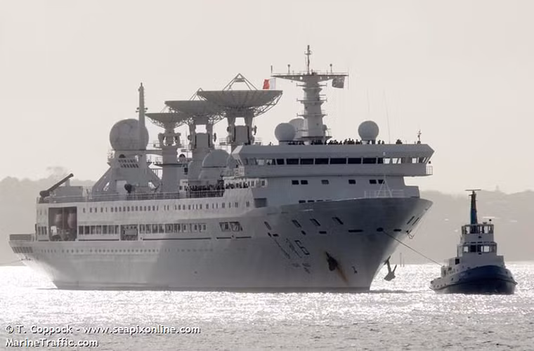 Trong ảnh là tàu Yuan Wang 6 thuộc biên chế Cục theo dõi và giám sát vệ tinh Trung Quốc được đi vào hoạt động từ năm 2008.