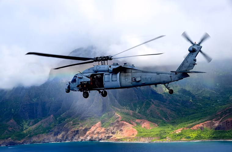 Tạp chí Business Insider vừa cho đăng tải phóng sự ảnh ghi lại sự hiện diện của Quân đội Mỹ ở hầu như mọi nơi trên thế giới trong năm 2015 từ Châu Á –Thái Bình Dương cho đến Bắc Cực xa xôi. Còn đối với binh sĩ Mỹ “văn phòng làm việc” của họ có thể là ở bất kỳ đâu trên thế giới.