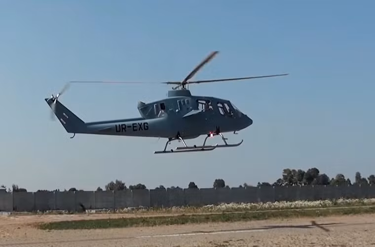 Về thiết kế, VV-2 khiến ta liên tưởng đến dòng trực thăng tấn công AH-1 nổi tiếng của Mỹ với thiết kế phần khung thân gần như tương tự, tuy nhiên AH-1 có vẻ chắc chắn hơn mẫu trực thăng tấn công thế hệ mới của Ukraine.