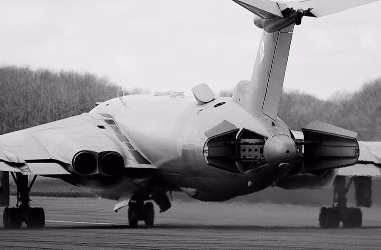 Một trong những điểm nổi bật của HP.80 Victor là thiết kế cánh cánh cụp hình lưỡi liềm của nó do Godfrey Lee thiết kế. Về cơ bản kiểu cánh này giúp giảm đáng kể lực cản lên hai cánh chính của HP.80 Victor cho phép nó đạt tốc độ bay lớn hơn.