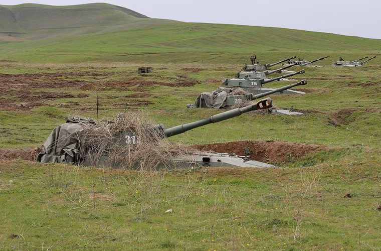 Dàn pháo “Hoa cẩm chướng” 2S1 Gvozdika 122mm của Quân đội Nga đã sẵn sàng khai hỏa. Nguồn ảnh: Arms-Expo