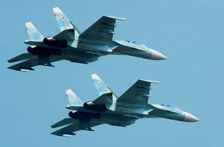 Văn phòng báo chí thuộc Bộ Quốc phòng Nga đã lần đầu tiên công bố những hình ảnh tư liệu về đợt tập quy mô lớn của lực lượng Không quân Nga tại vùng Viễn Đông vào tháng 7/2007 với sự tham gia của hàng chục máy bay quân sự các loại với tình huống giả định nước Nga bị các quốc gia thù địch tấn công.