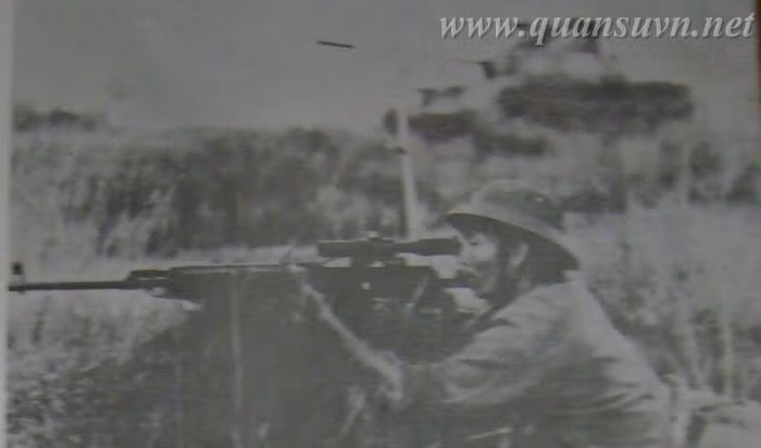 Tuy nhiên vẫn còn nhiều lý do khác khiến SVD vẫn có thể sống tốt trong môi trường chiến tranh hiện đại, và không phải quốc gia nào trên thế giới cũng sở hữu cho mình các mẫu súng trường bắn tỉa tiên tiến trong đó có Việt Nam. Quân đội Nhân dân Việt Nam bắt đầu đưa vào trang bị SVD từ thời kháng chiến chống Mỹ và nó vẫn là mẫu súng trường bắn tỉa đáng tin cậy nhất của quân đội ta cho tới tận ngày nay