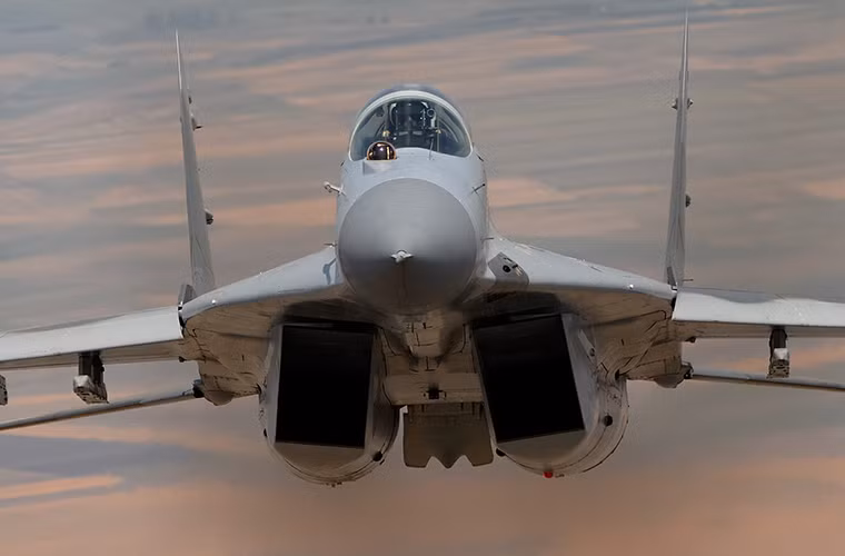 Đại diện các nhà thầu quốc phòng thực hiện hợp đồng MiG-29 của Ai Cập tiết lộ, những chiếc MiG-29 của Cairo sẽ được trang bị hệ thống IRST mới nhất hiện nay của Nga là OLS-UE. Nó không chỉ có thể phát hiện các máy bay địch trong cuộc không chiến với luồng nhiệt phát ra từ động cơ, mà nó còn có thể dò tìm cả các mục tiêu mặt đất, xác định tọa độ, số lượng mục tiêu và hiển thị hình ảnh trên buồng lái.