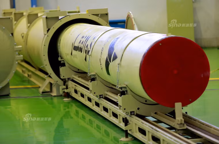 Cận cảnh hệ thống động cơ đẩy sử dụng nhiên liệu rắn một giai đoạn của Fatah-313.