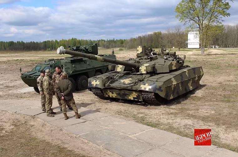 Trước năm 2014, xe bọc thép chở quân BTR-4 và xe tăng chiến đấu chủ lực T-84 luôn là hai sản phẩm xuất khẩu chính của Ukroboronprom tuy nhiên chúng lại ít được trang bị cho Quân đội Ukraine.