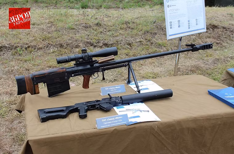 Hai mẫu súng trường bắn tỉa SGM 12.7mm và Gopak 7.62mm của Ukraine.