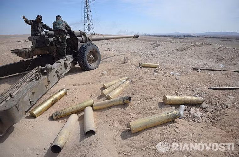 Được biết việc dành lại quyền kiểm soát Al-Qaryatayn có ý nghĩ chiến lược hết sức quan trọng đối với cục diện chiến trường phía Đông, Syria. khi Al-Qaryatayn kết nối với Palmyra tạo bàn đạp giúp Quân đội chính phủ Syria tiến sâu vào hơn trong sa mạc Syria. Nguồn ảnh: Ria Novosti