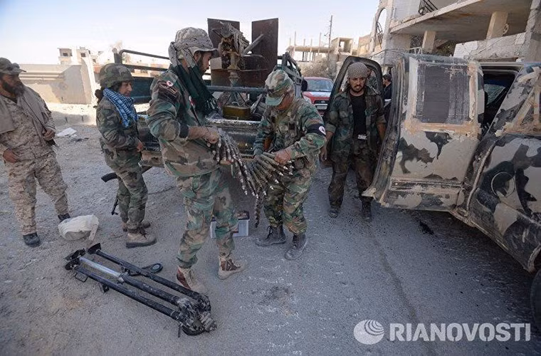 Tham gia vào chiến dịch giải phóng Al-Qaryatayn không chỉ có Quân đội chính phủ Syria mà còn cả các lực lượng dân quân bán vũ trang ủng hộ Tổng thống Syria Bashar al-Assad. Nguồn ảnh: Ria Novosti