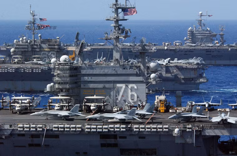 Với một hạm đội tàu sân bay hùng mạnh như vậy, chưa kể lực lượng tàu hộ tống gồm khu trục hạm, tuần dương hạm đi kèm, khó có ai có thể tin được rằng Hải quân Mỹ không có đối thủ trên thế giới. Nhưng thực tế ngược lại, thậm chí tàu sân bay Mỹ đang đứng trước nhiều thách thức, mà không có giải pháp nào giải quyết khả thi.
