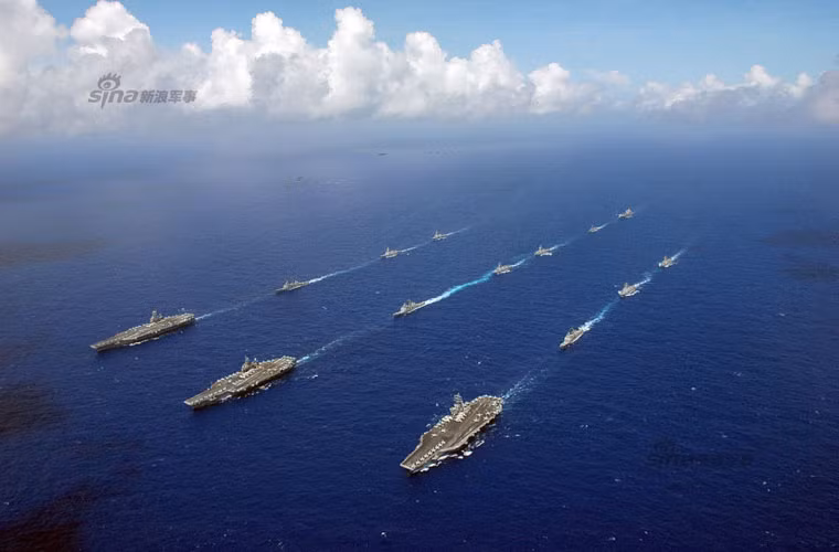 Theo National Interest, cả Nga và Trung Quốc đang xây dựng chiến lược chống tiếp cận/chống xâm nhập (A2/AD) mạnh mẽ. Các tàu ngầm hạt nhân Nga có thể mang cả tên lửa hành trình chống hạm Kalibr 3M-54 có phạm vi hoạt động lên tới 660km và tên lửa hành trình chống hạm siêu thanh P-800 Oniks với tầm phóng hơn 600km.